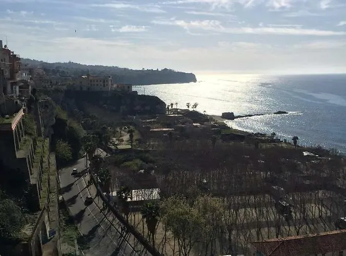 Alojamento de Acomodação e Pequeno-almoço Collemare Drapia